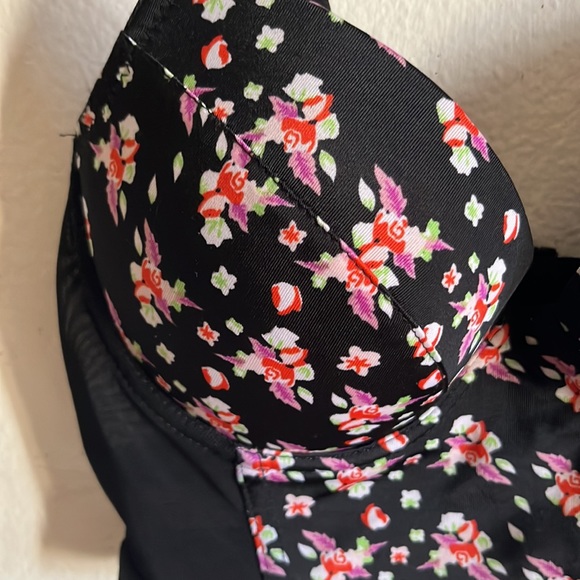 Flower mesh push up pin up style bralette - Picture 2 of 8